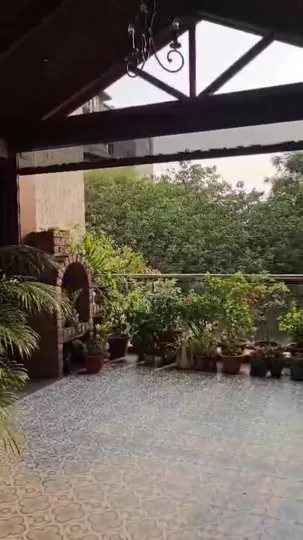 Motorized terrace screen demonstration