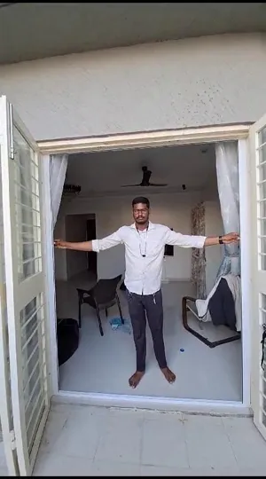 Double-shutter mosquito mesh door demonstration